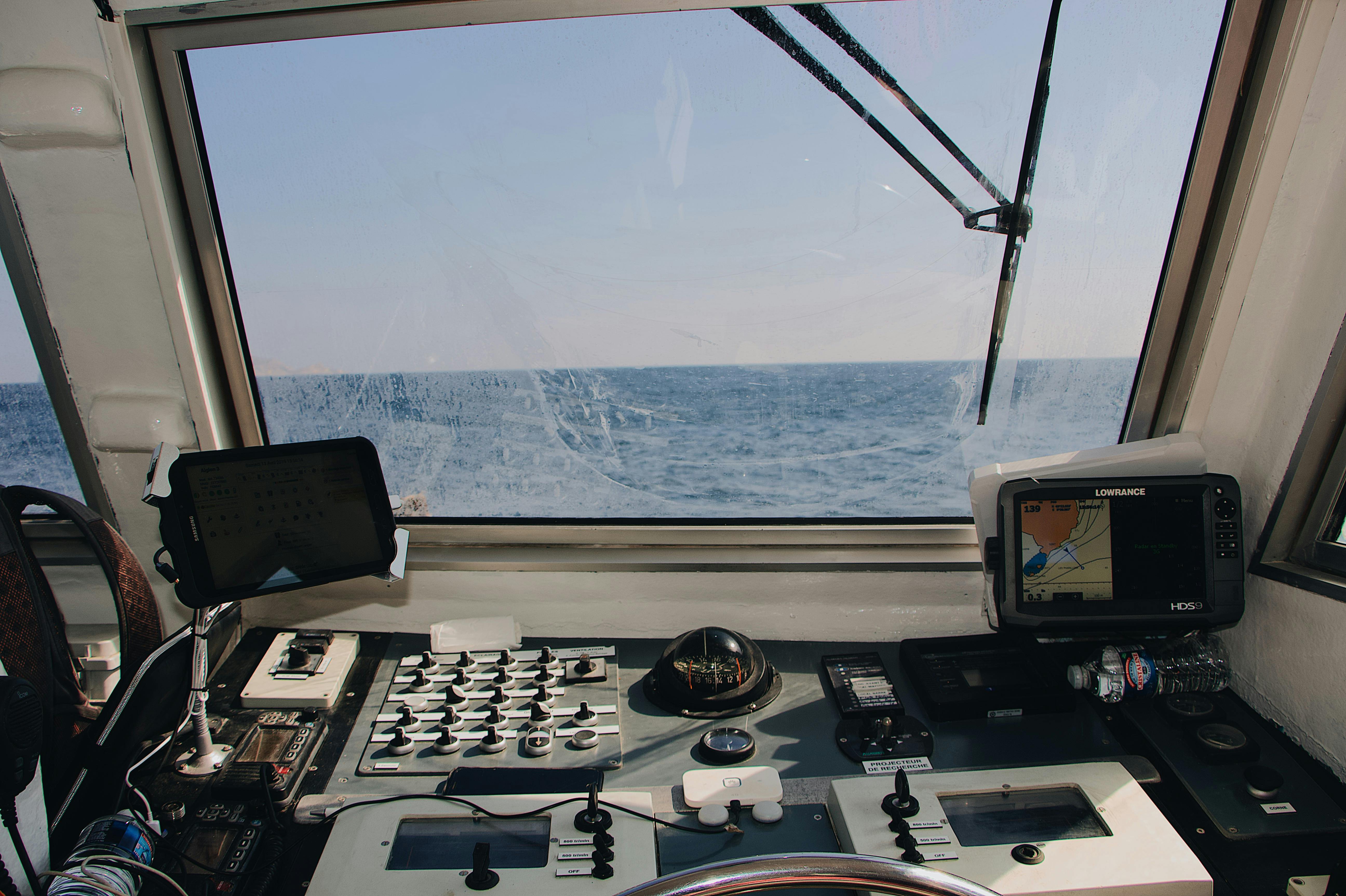 Autopilot and gyro systems